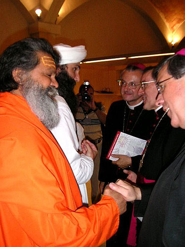 Swamiji meeting the Cardinals of Montserrat