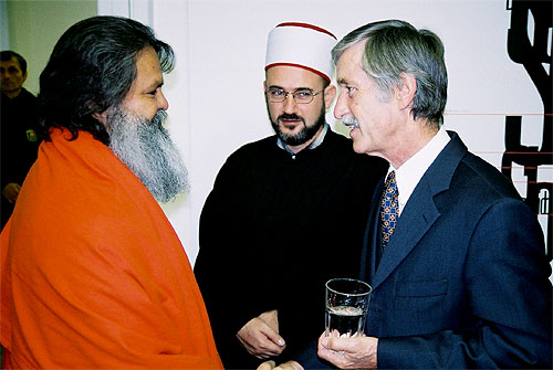 His Holiness Mahamandaleshwar Paramhans Swami Maheshwarananda with Mr. Cepar, Head of Government Office for Religious Communities, and Mufti Osman Djogic, Leader of the Muslim community in Slovenia