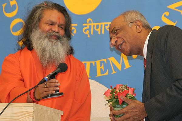 Inauguration of the new yoga centre in Ljubljana - His Holiness Swamiji and the new Indian Ambassador of India to Slovenia, His Excellency Villur Sundararajan Seshadri