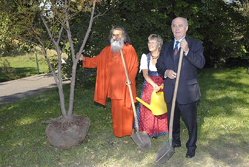 Planting of a World Peace Tree and inauguration of a Peace Memorial Stone in Vienna, Austria