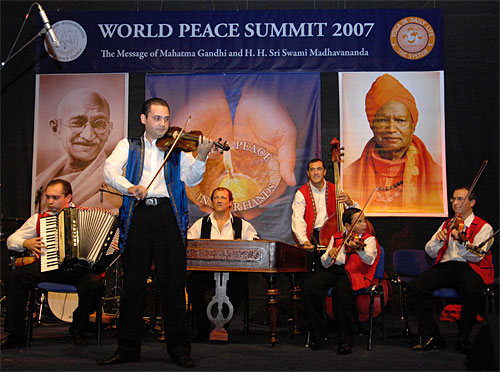 Cultural program of the Summit: Slovak folk group