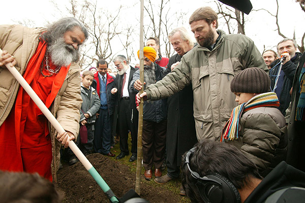 Planting a Peace Tree in Prague