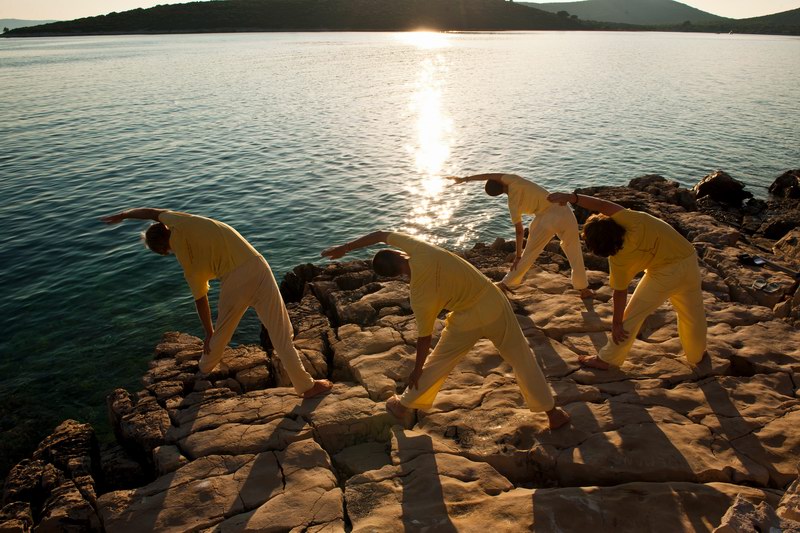 trikonasana